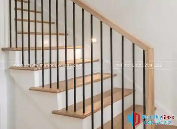 Lan can cầu thang sắt tối giản