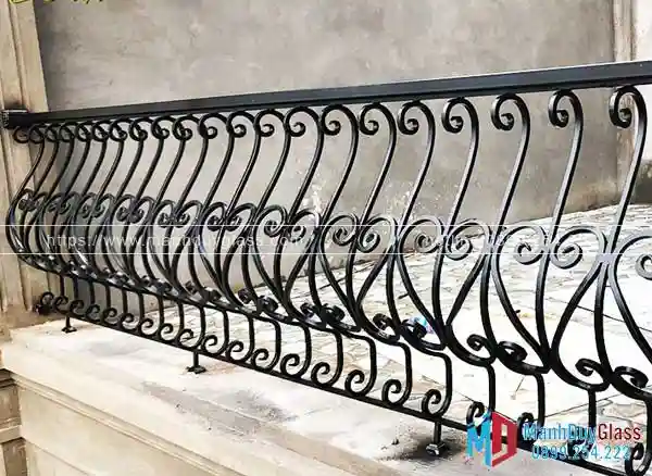 Lan can sắt nghệ thuật cổ điển