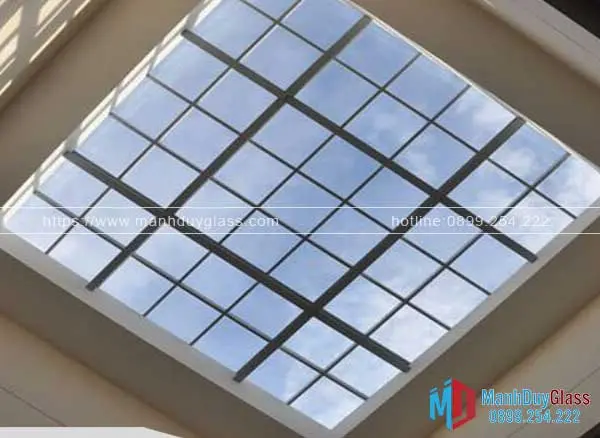 Mái kính cho giếng trời