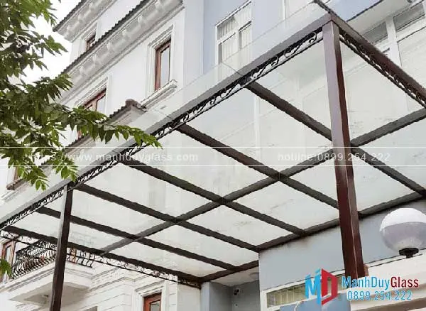 Mái kính khung inox bền với thời gian