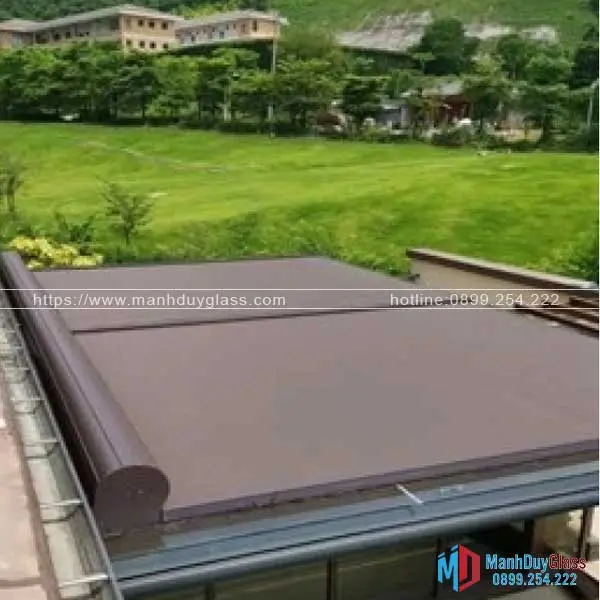 Mái nhôm cuốn điều khiển từ xa chống nắng