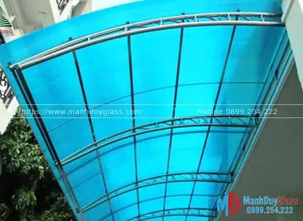 Mái hiên nhựa poly nhẹ và bền