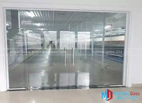 Mặt tiền kính cường lực