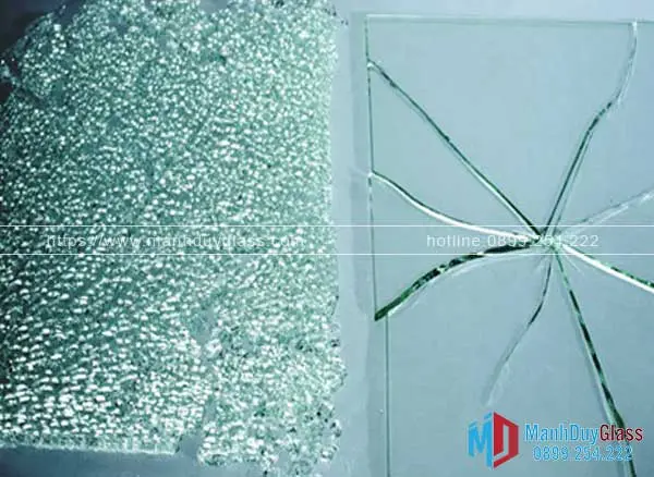 So sánh kính cường lực và kính thường