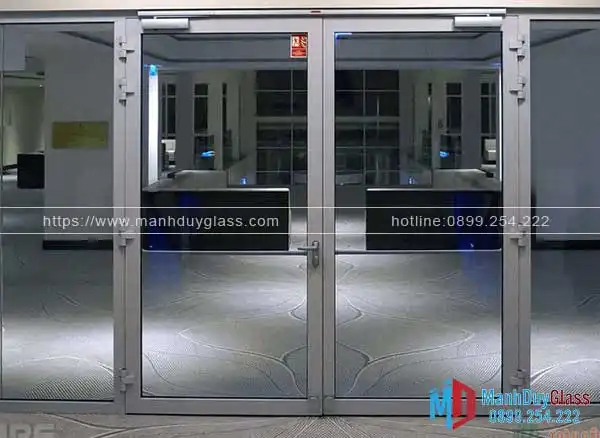 Vách kính cường lực chống cháy