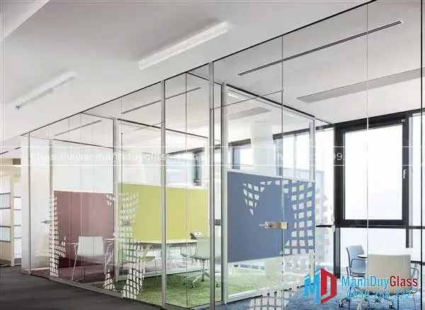 Kính ghép lớp cho vách ngăn phòng họp